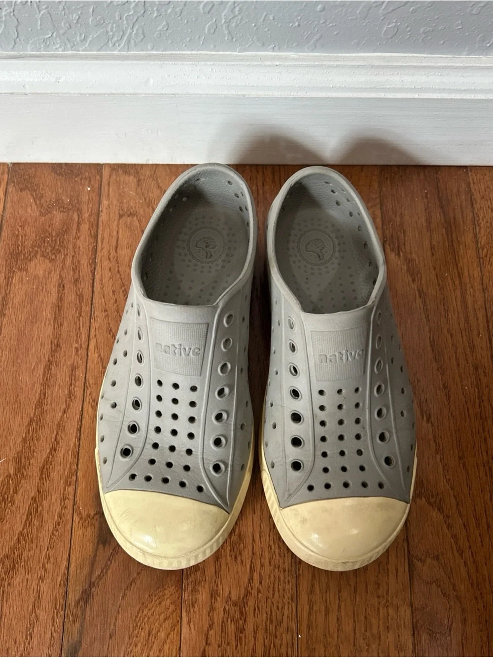 Native Jefferson Water Shoes Slip On Boys Or Girls Size 13 Gray